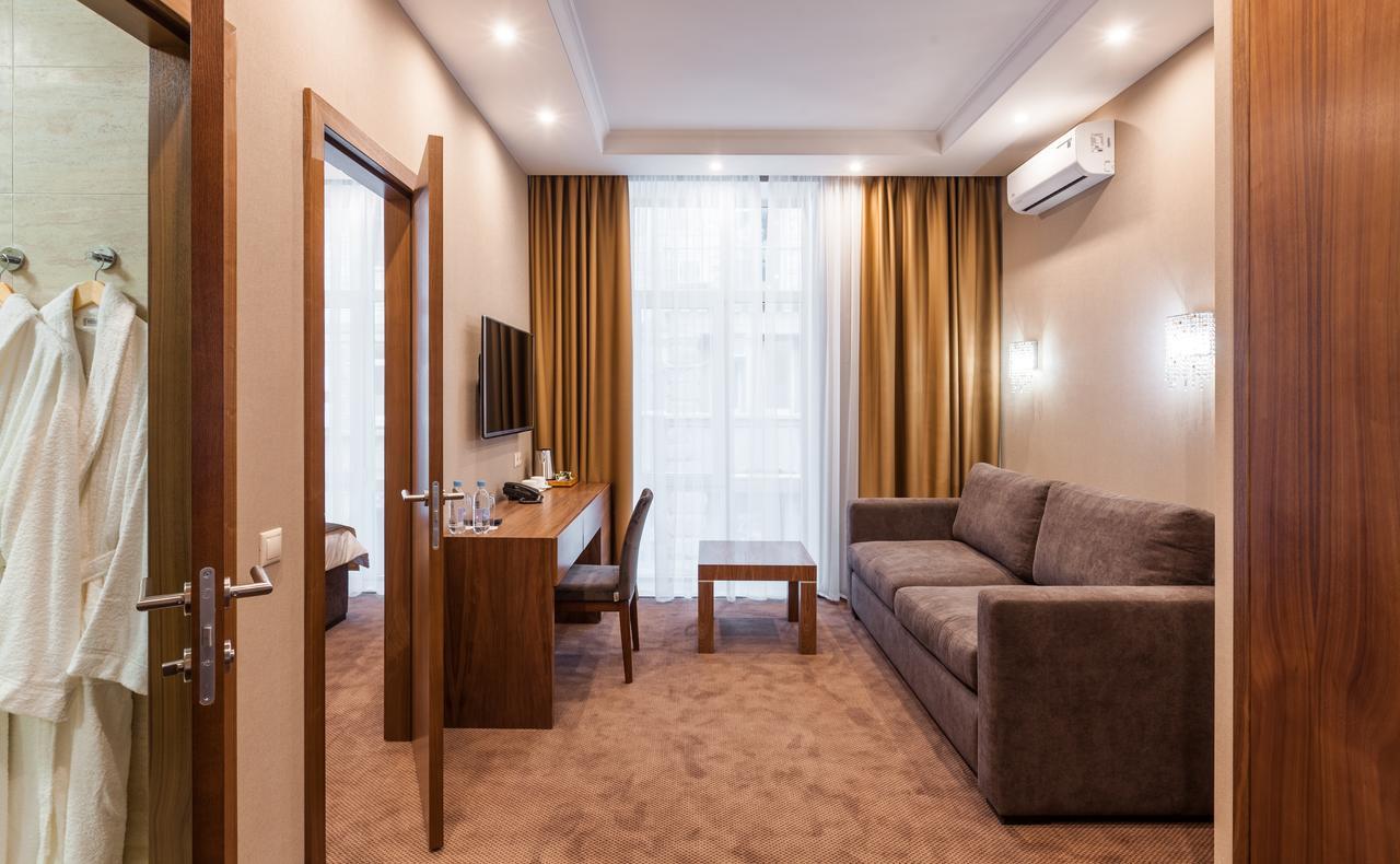 Crystal Hotel เคียฟ ภายนอก รูปภาพ