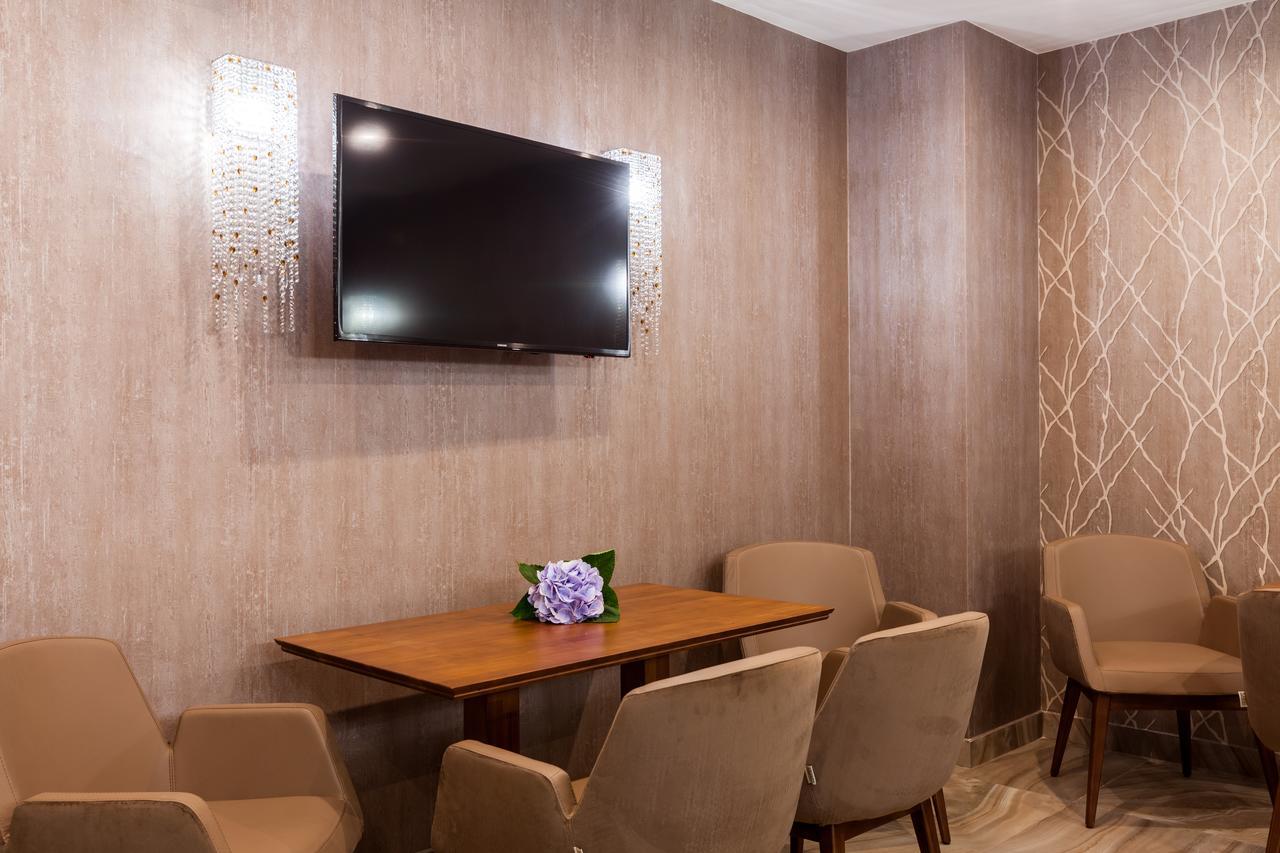 Crystal Hotel เคียฟ ภายนอก รูปภาพ
