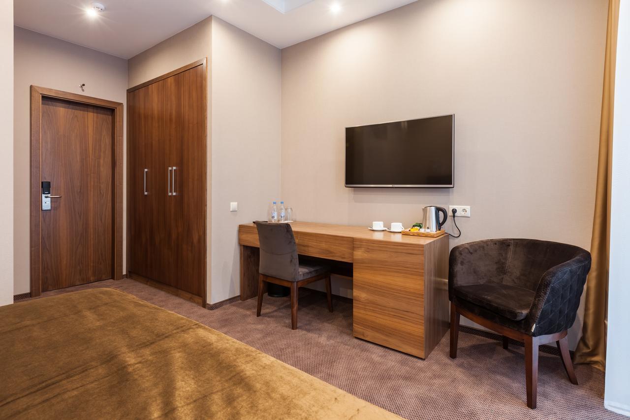 Crystal Hotel เคียฟ ภายนอก รูปภาพ