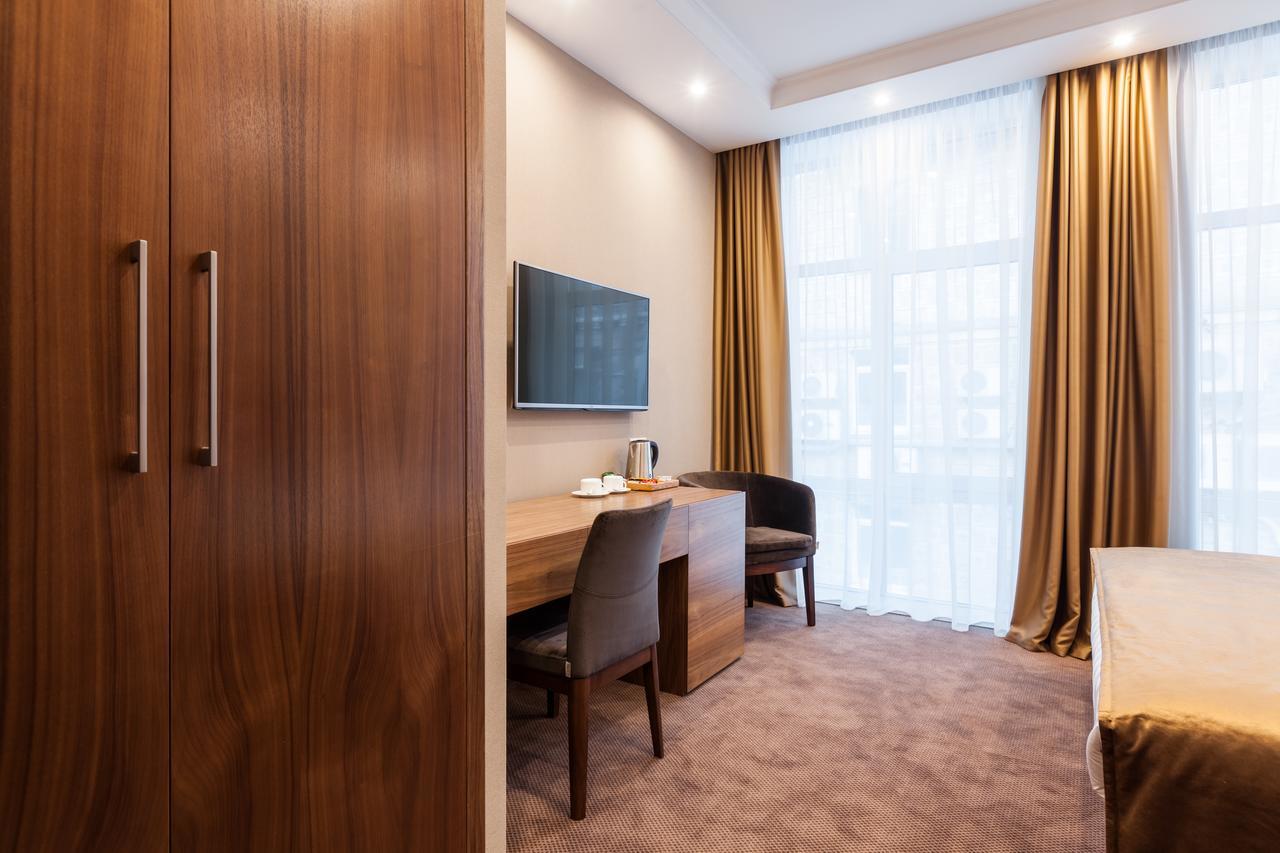 Crystal Hotel เคียฟ ภายนอก รูปภาพ