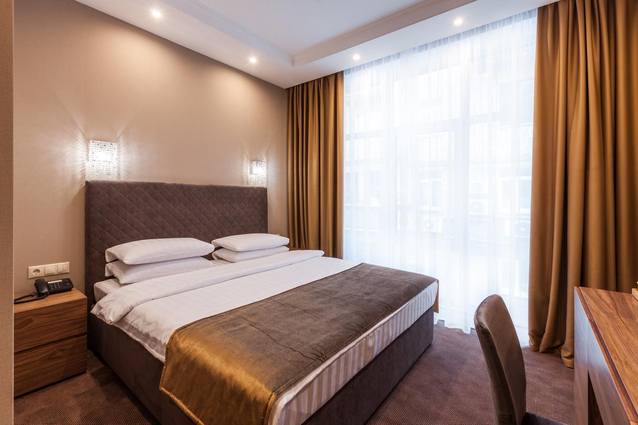 Crystal Hotel เคียฟ ภายนอก รูปภาพ