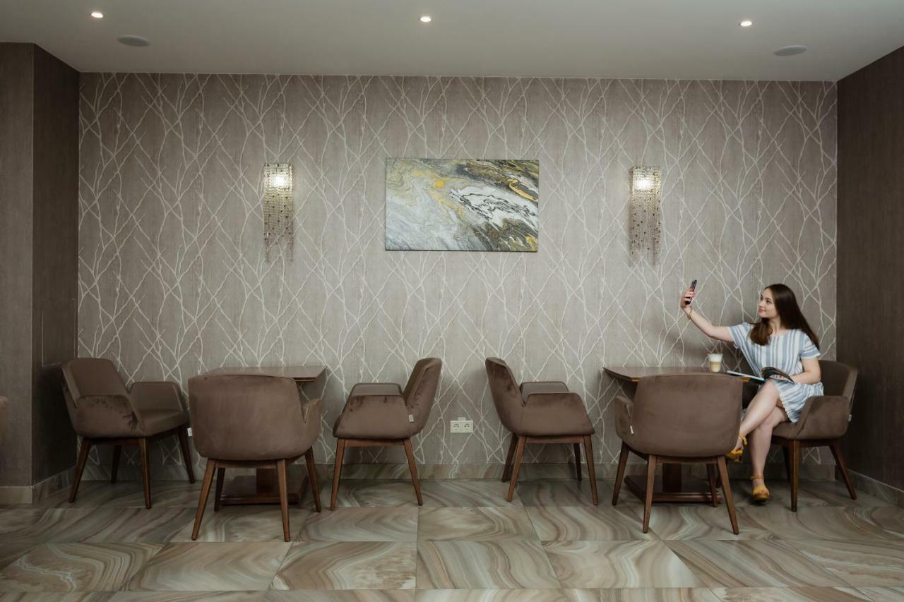 Crystal Hotel เคียฟ ภายนอก รูปภาพ